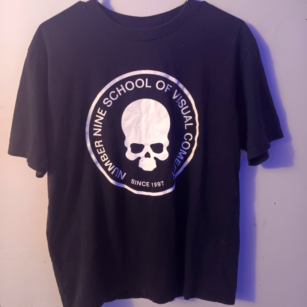 number nine school of visual comedy tee size 3